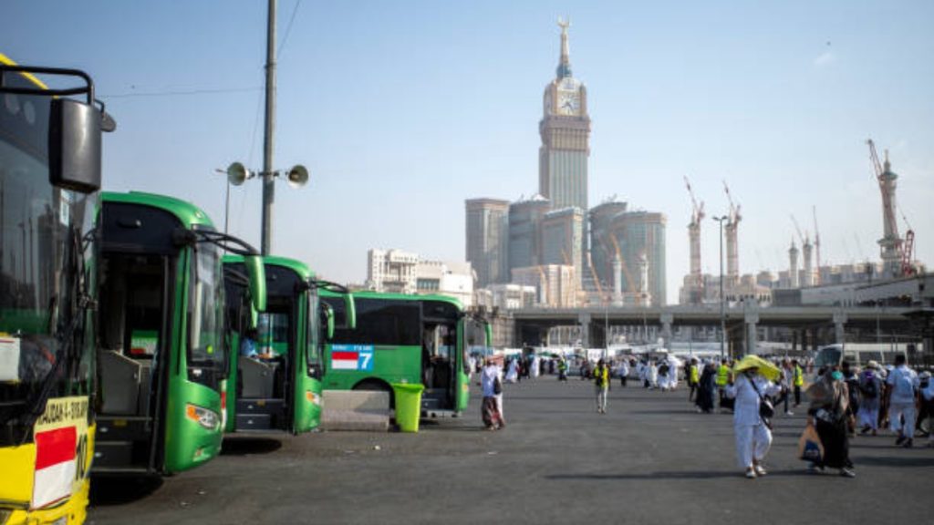 Mecca to Madinah Bus